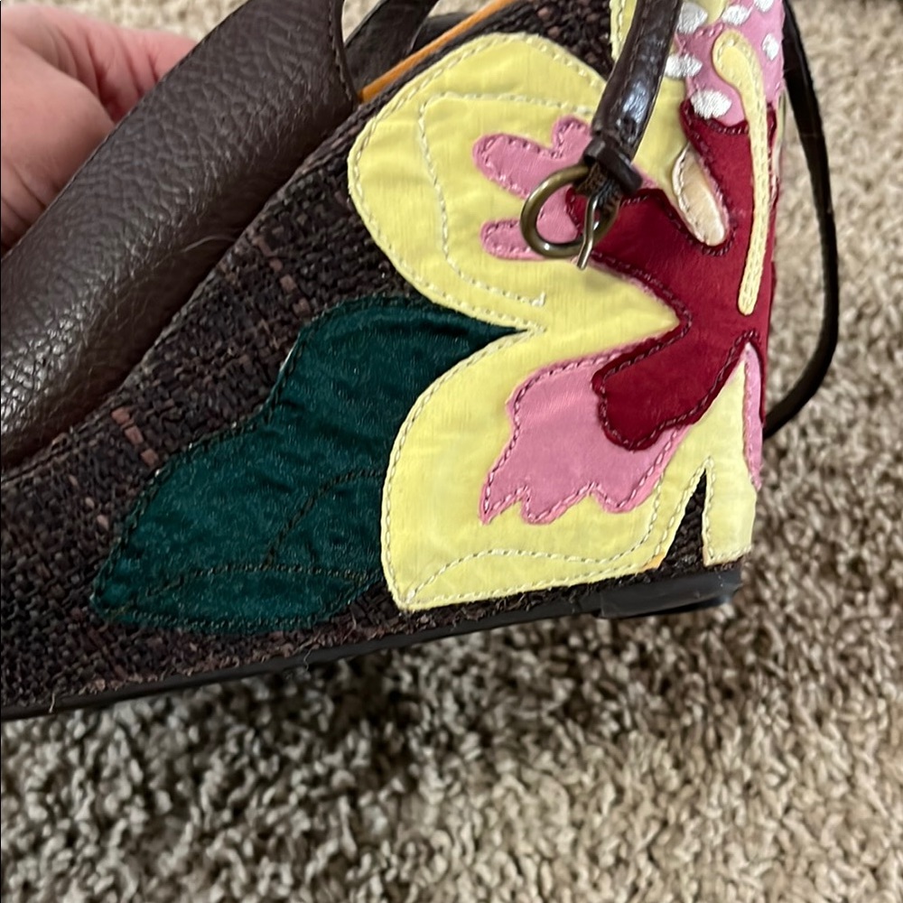 Sam Edelman Brown and Red Sandals with Stylish Embellishments - Picture 3 of 6